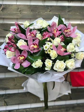 Букет цветов из: Розы и Хризантемы в Сосьве