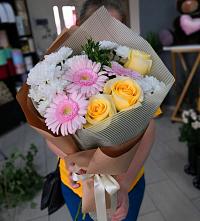 Букет цветов из:  Герберы, Розы и Хризантемы в Сосьве